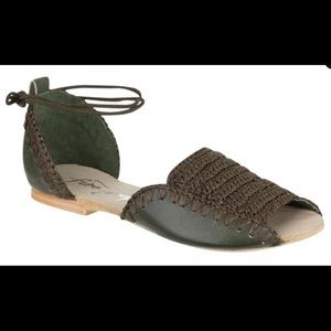 🔥🔥 Hot Free People Beaumont Woven Flats🔥🔥